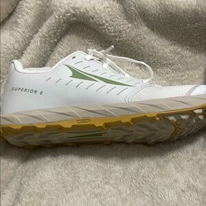 Altra Superior 5 White and Yellow Athletic Shoes